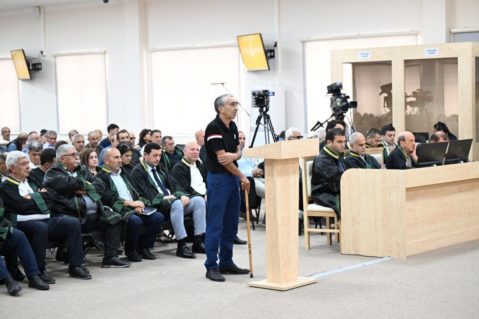 14 yaşlı qardaşının taleyindən hələ də xəbəri yoxdur - MƏHKƏMƏ (FOTOLAR)