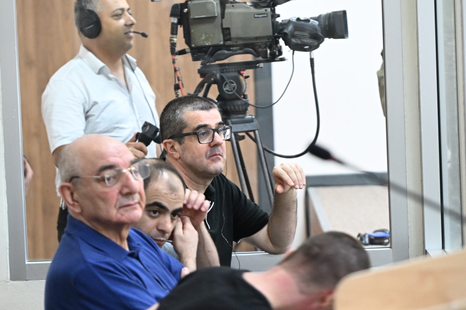 14 yaşlı qardaşının taleyindən hələ də xəbəri yoxdur - MƏHKƏMƏ (FOTOLAR)