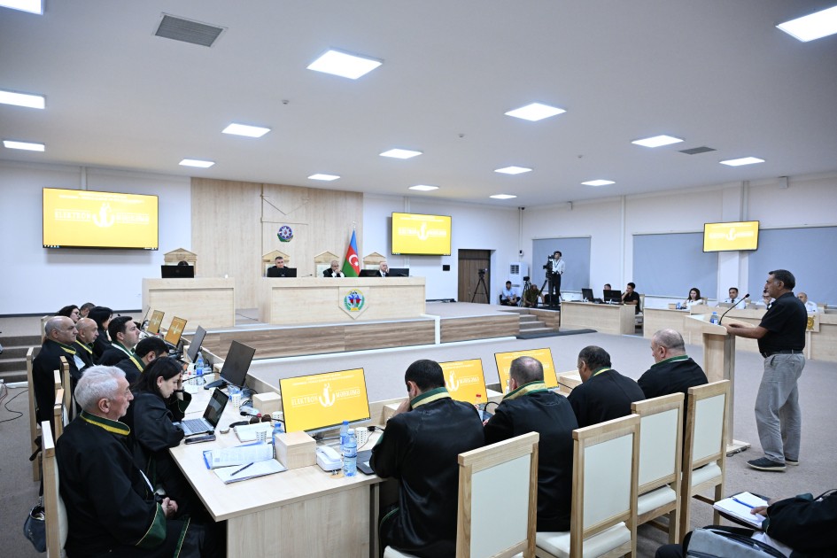 14 yaşlı qardaşının taleyindən hələ də xəbəri yoxdur - MƏHKƏMƏ (FOTOLAR)