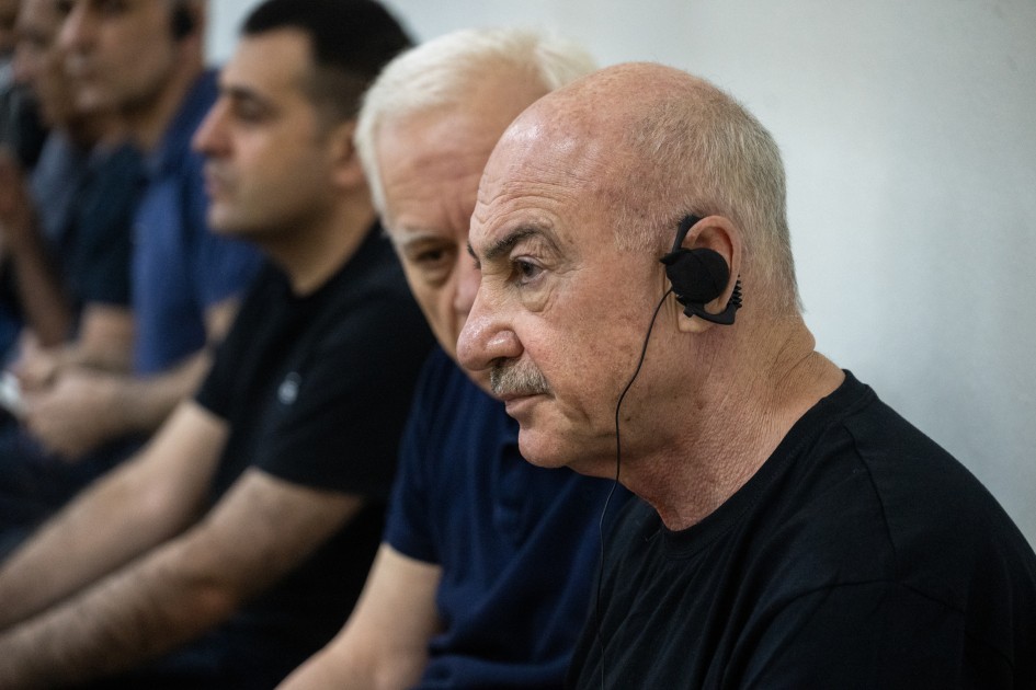 14 yaşlı qardaşının taleyindən hələ də xəbəri yoxdur - MƏHKƏMƏ (FOTOLAR)