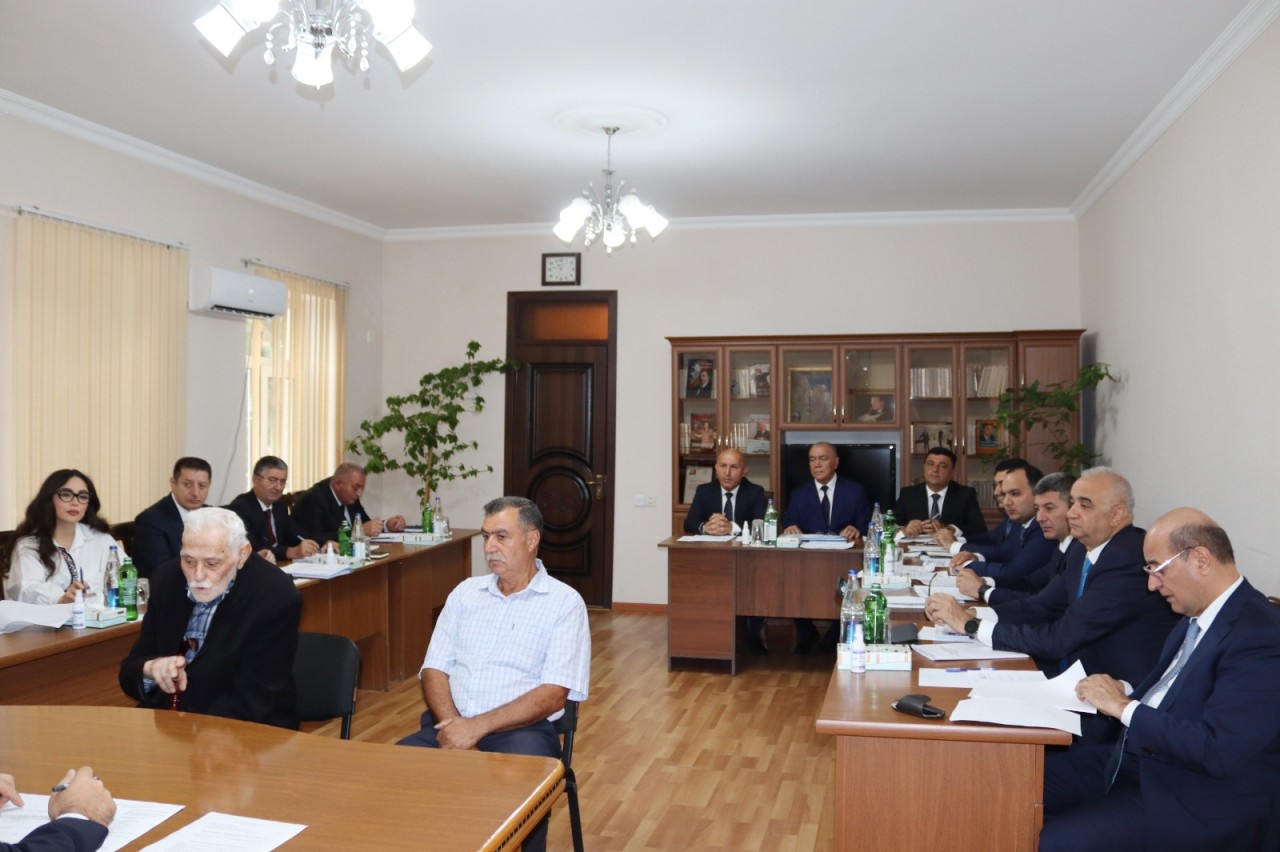 Zaur Mikayılov Tovuzda vətəndaşlarla görüşdü - FOTOLAR