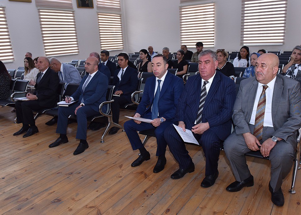 Zakir Fərəcov sakinlərin müraciətlərini yerində dinlədi - FOTOLAR