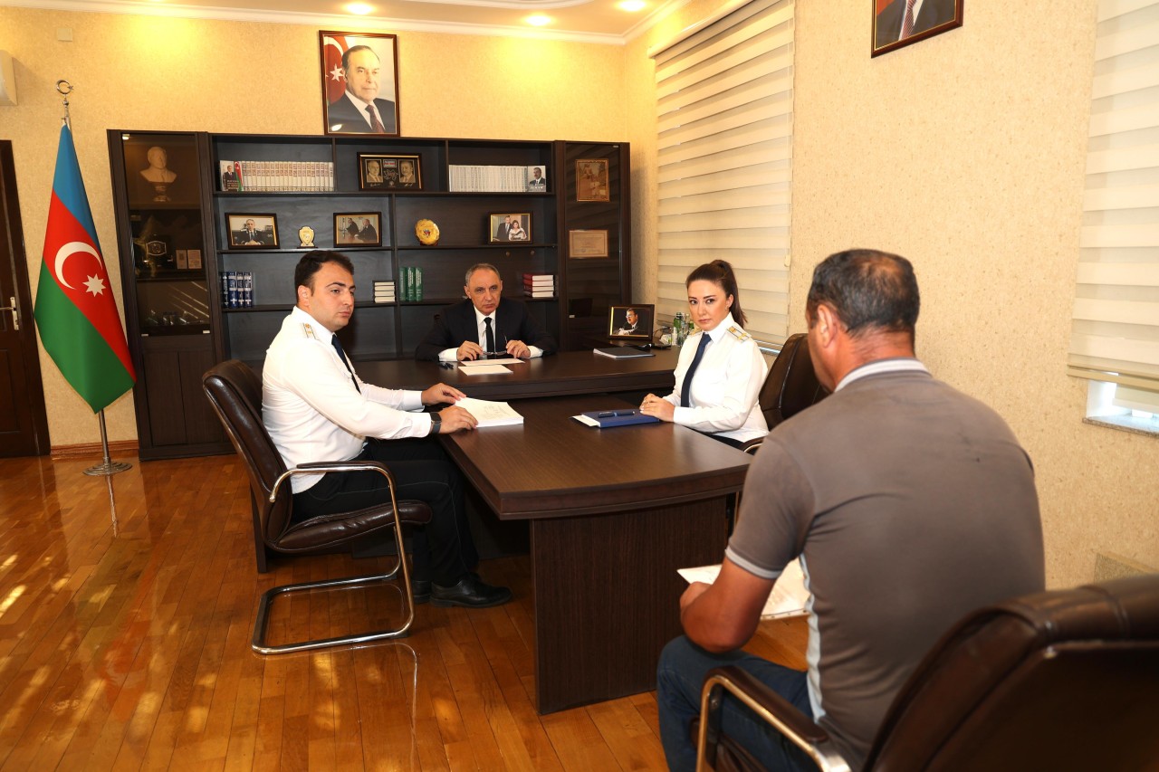 Baş prokuror Xaçmazda vətəndaşları qəbul etdi - FOTOLAR