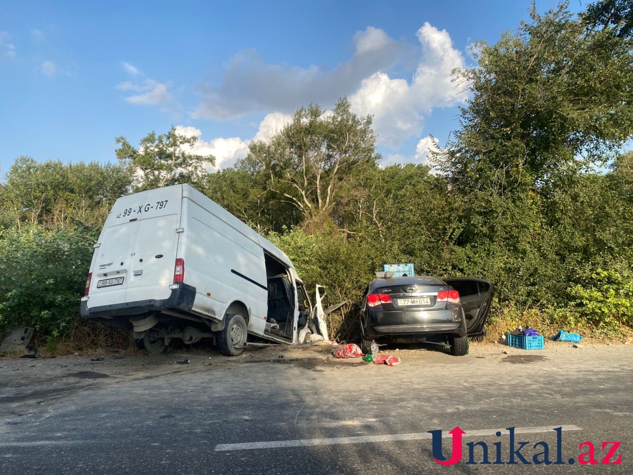 Şabranda iki avtomobil toqquşdu - FOTOLAR