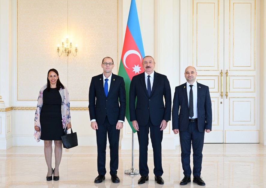 Prezident İsrailin yeni səfirinin etimadnaməsini qəbul edib - FOTOLAR