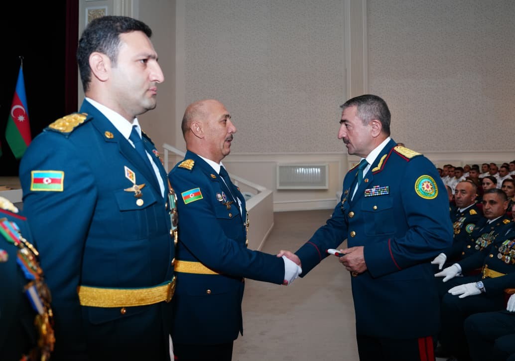 Elçin Quliyev yeni generallara ali hərbi rütbələrini təqdim edib - FOTO