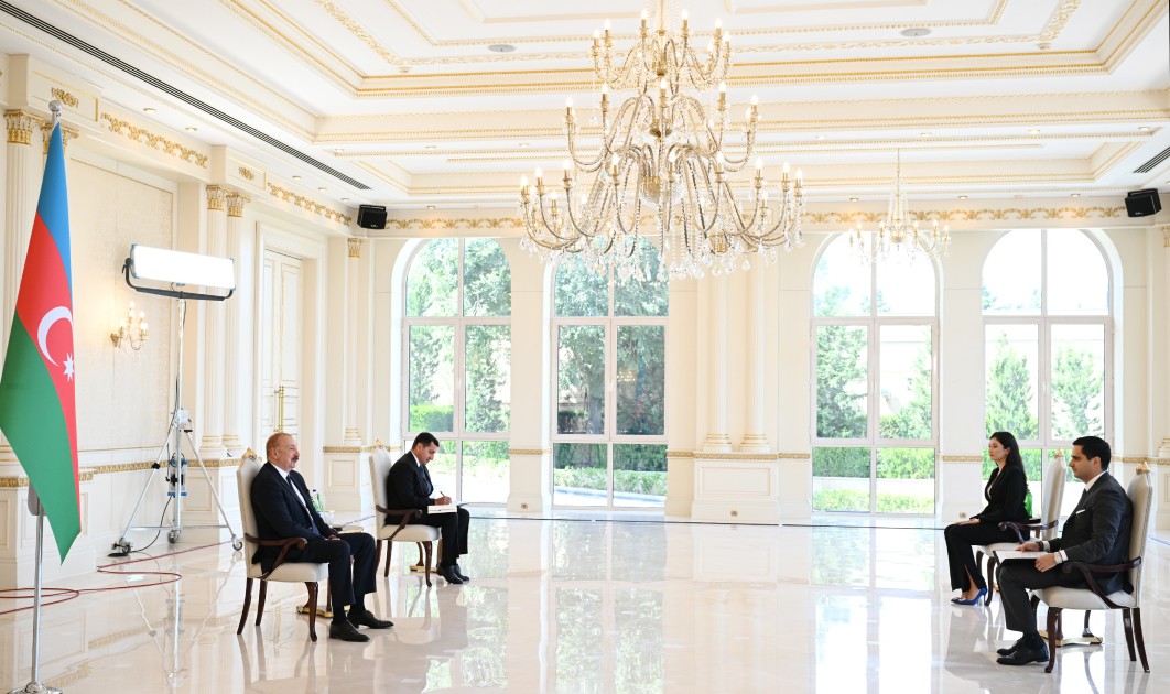 İlham Əliyev Slovakiyanın yeni səfirinin etimadnaməsini qəbul edib - FOTOLAR