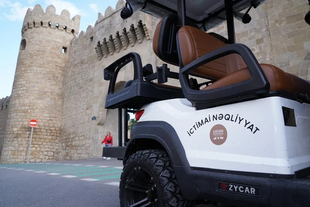 İçərişəhərdə qolfkar-avtobuslar istifadəyə verildi - FOTOLAR