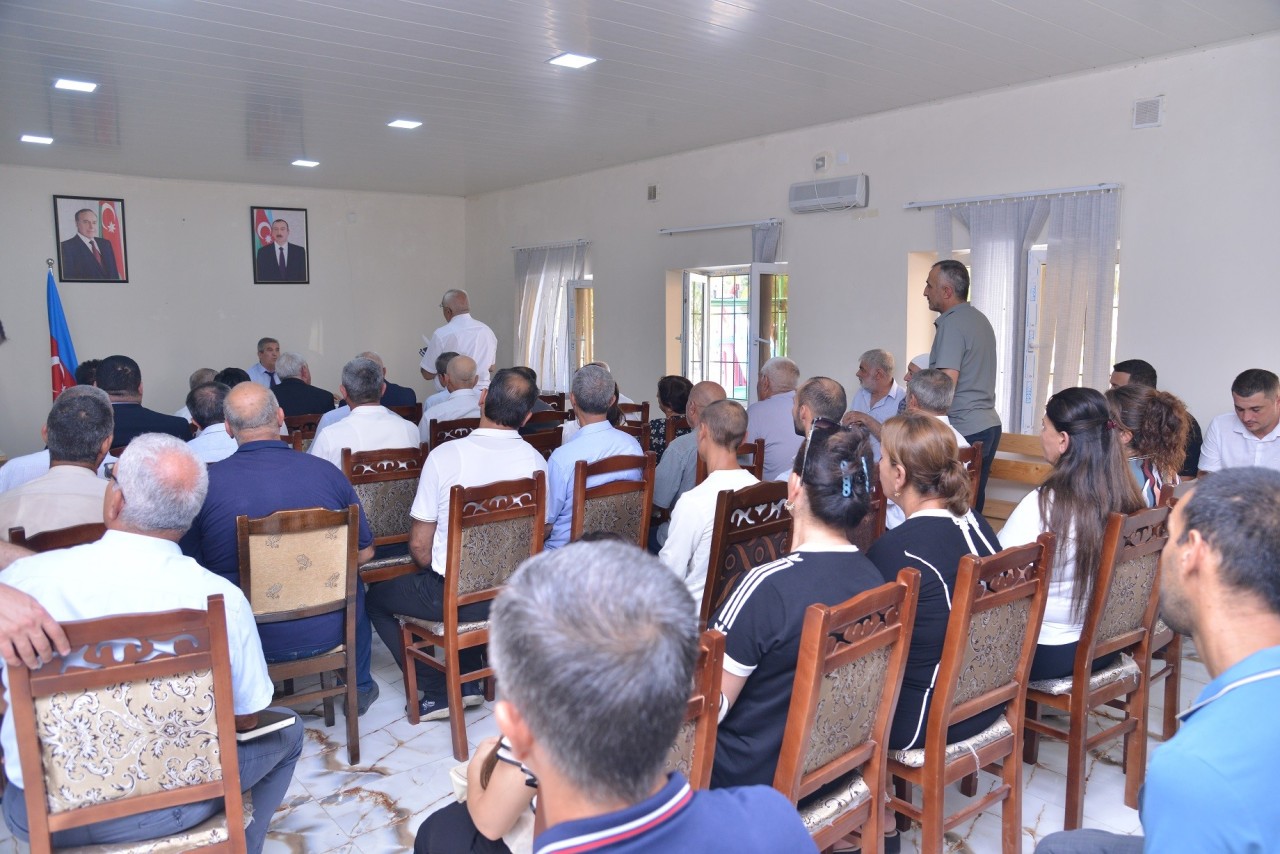 Qaradağın icra başçısı səyyar qəbul keçirdi - FOTOLAR