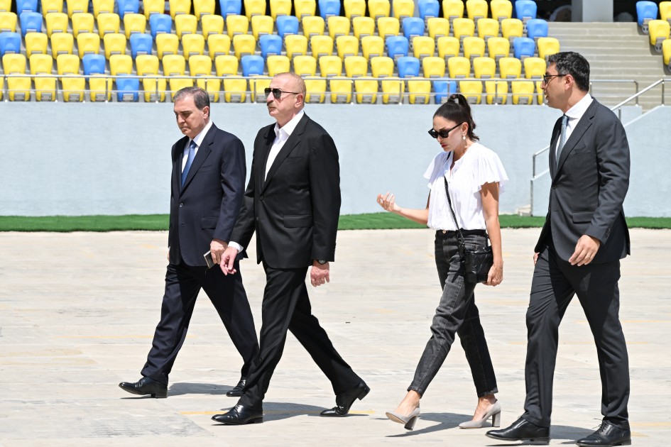 Prezident və birinci xanım Gəncə şəhər stadionunda - FOTOLAR (YENİLƏNİB)