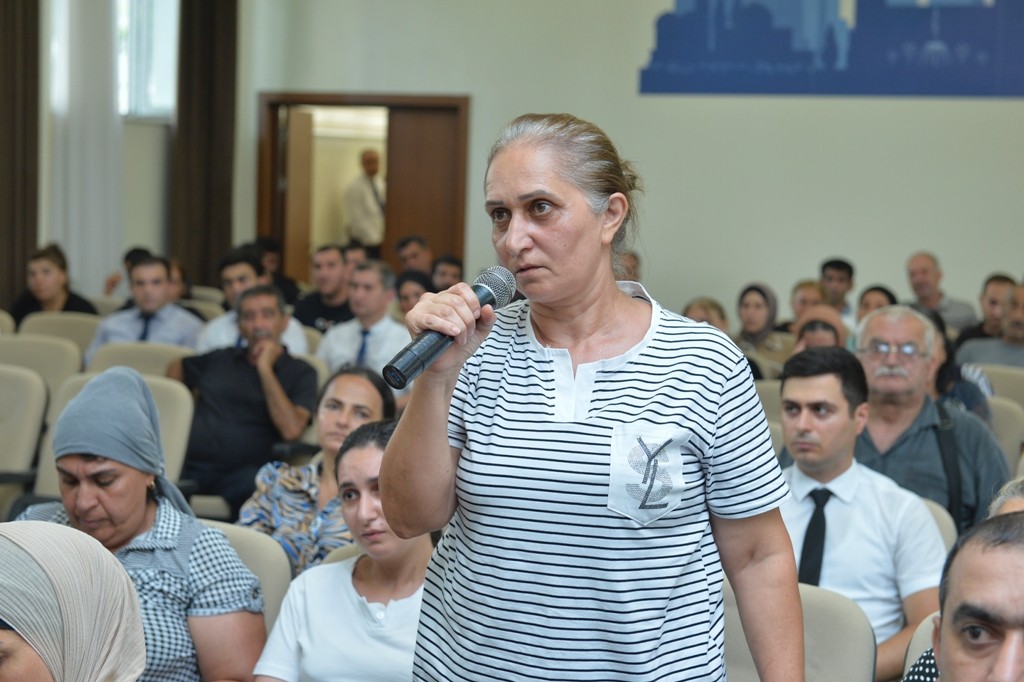 Taleh Qaraşov Lənkəran sakinlərinin problemlərini dinlədi - FOTOLAR