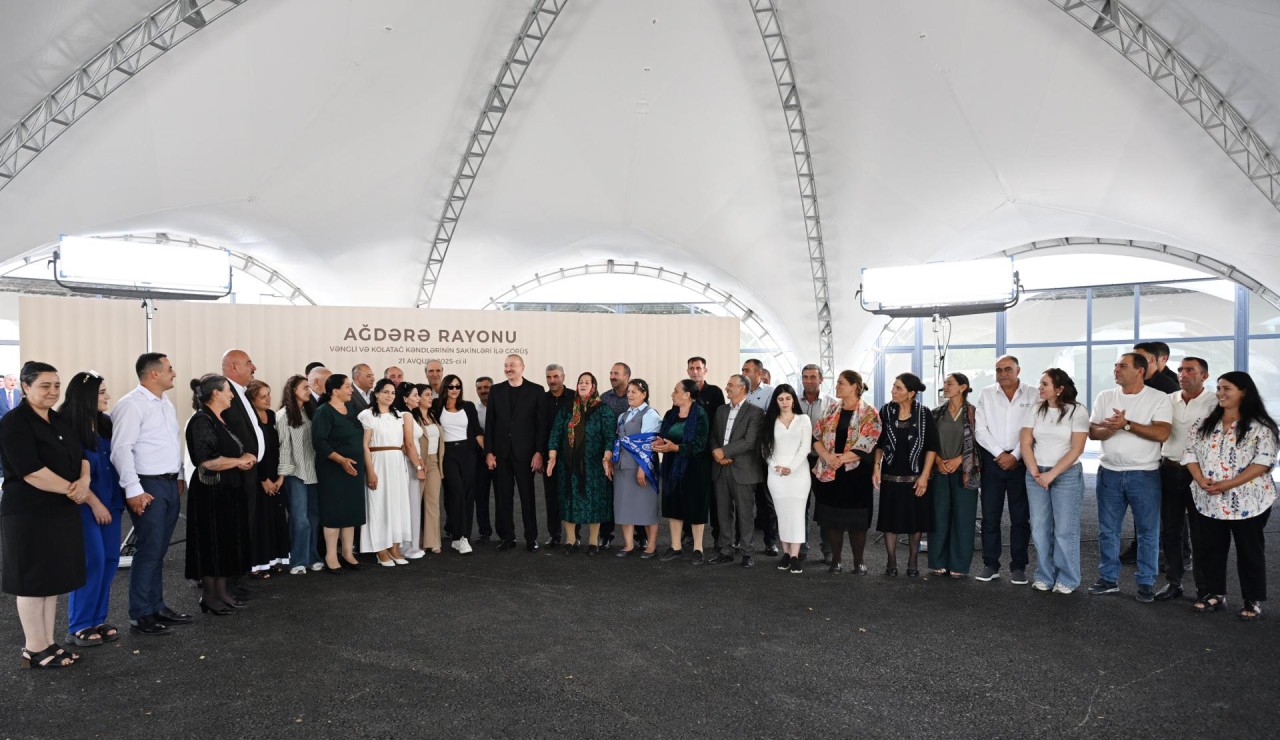 İlham Əliyev və birinci xanım Ağdərədə sakinlərlə görüşdü - YENİLƏNİB (FOTOLAR)