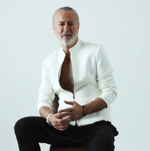 Məşhur aktyor "Eşref Rüya"da - FOTO