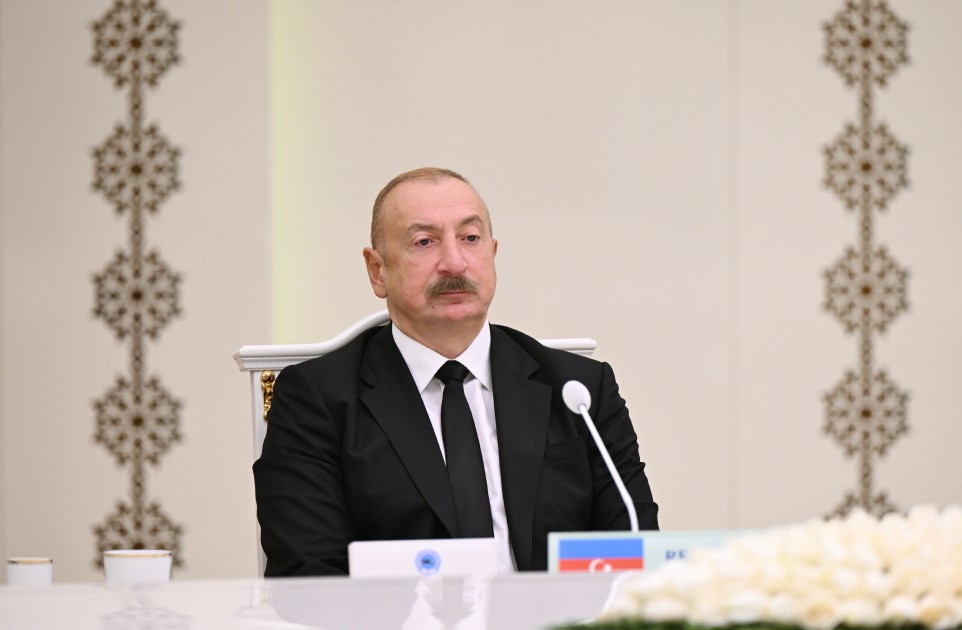 İlham Əliyevin Berdiməhəmmədovla geniş tərkibdə görüşü oldu - FOTOLAR (YENİLƏNİB)