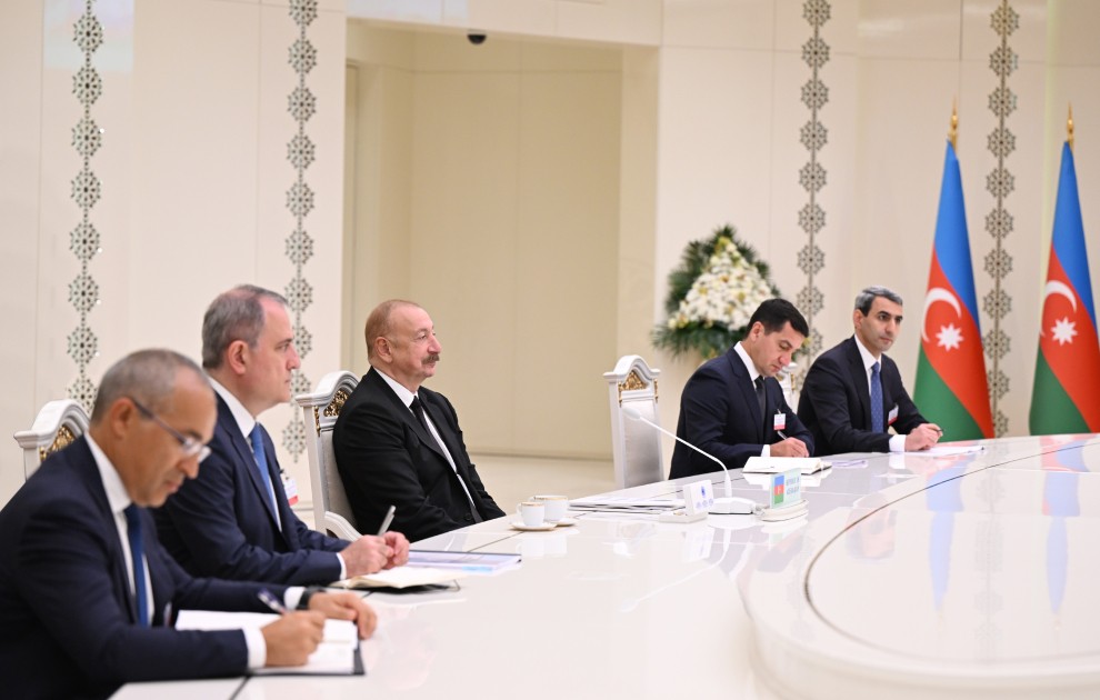 İlham Əliyevin Berdiməhəmmədovla geniş tərkibdə görüşü oldu - FOTOLAR (YENİLƏNİB)