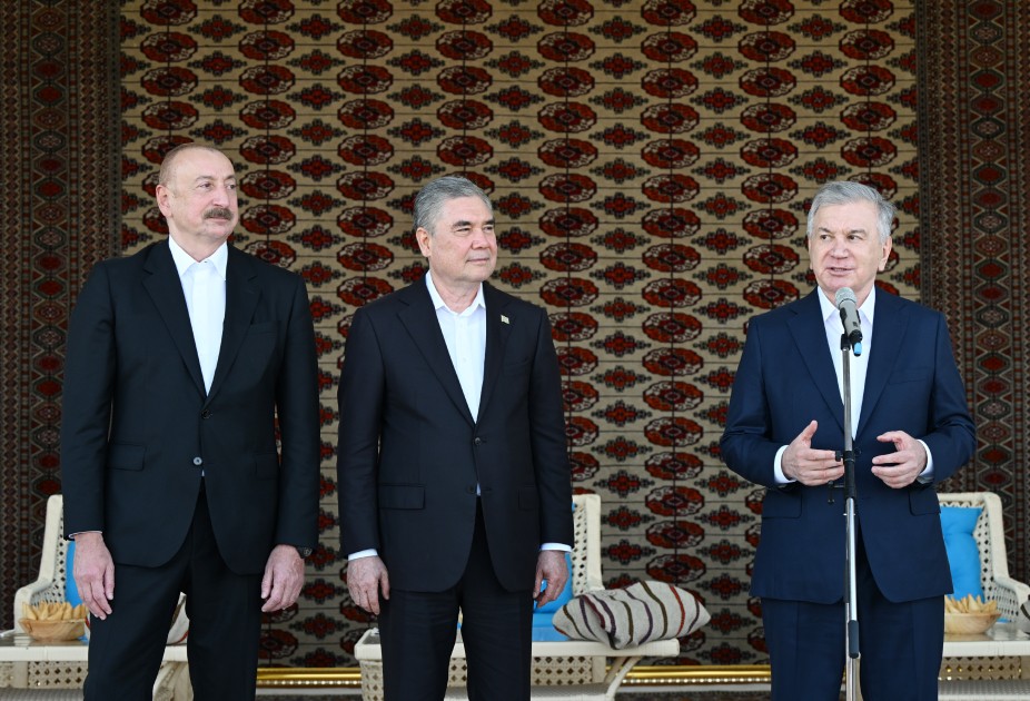 İlham Əliyevə “Axaltəkə” atı hədiyyə edildi - VİDEO (YENİLƏNİB)