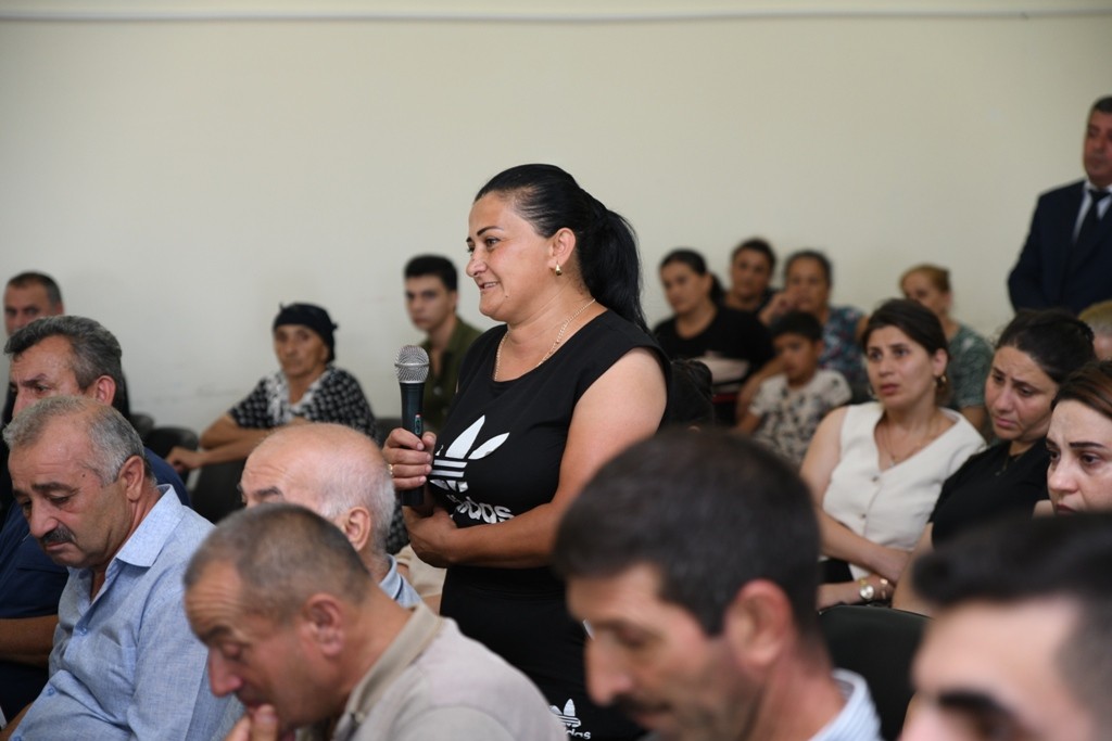 Taleh Qaraşov sakinlərin qayğı və problemlərini dinlədi - FOTOLAR