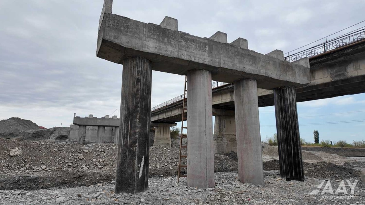 Qaraçay üzərində yeni körpü inşa olunur - FOTOLAR