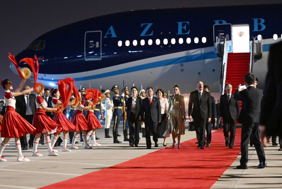 İlham Əliyev Çinə getdi - VİDEO (FOTOLAR)