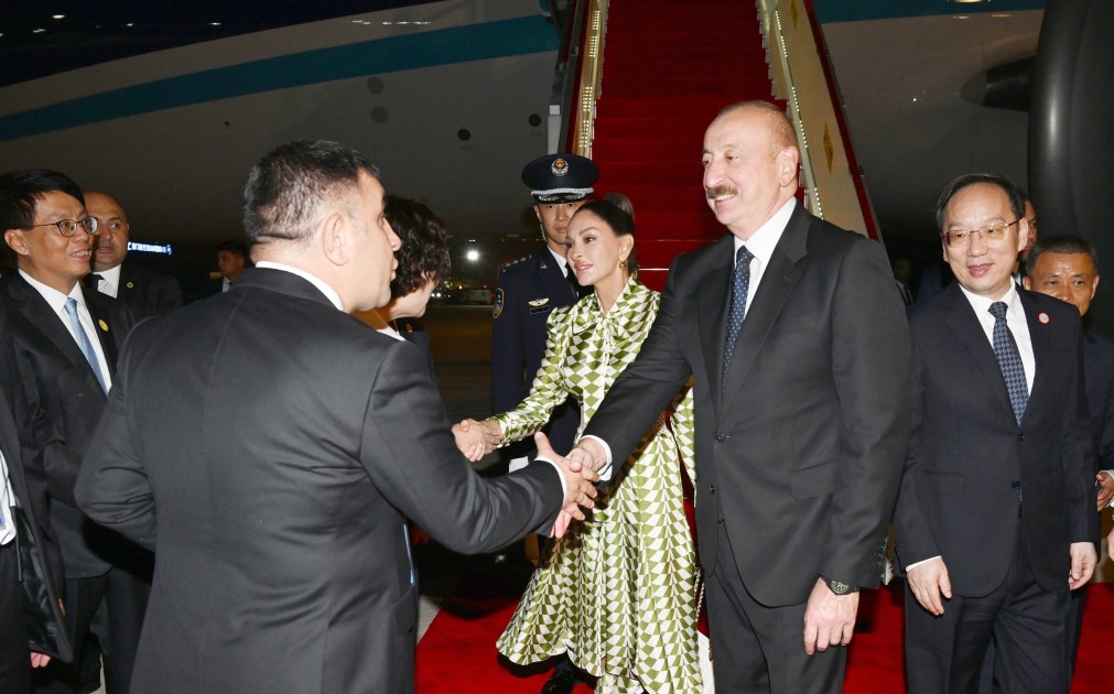 İlham Əliyev Çinə getdi - VİDEO (FOTOLAR)