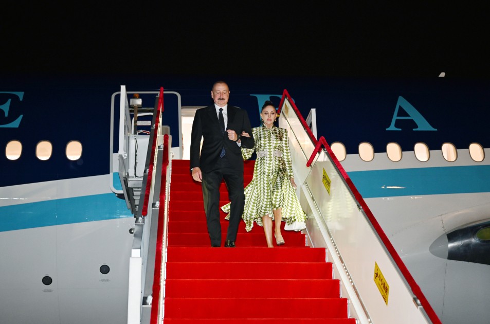 İlham Əliyev Çinə getdi - VİDEO (FOTOLAR)