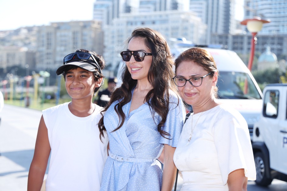 Bakıda klassik avtomobillərin yürüşü oldu - FOTOLAR