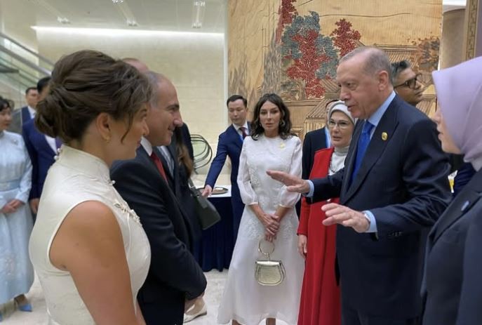 İlham Əliyev və Paşinyan ilk dəfə xanımları ilə bir araya gəldilər - FOTOLAR