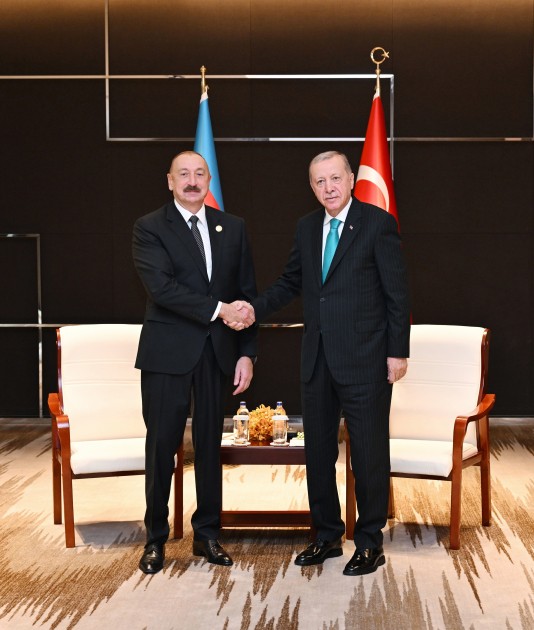 İlham Əliyev Ərdoğanla görüşdü - FOTOLAR (YENİLƏNİB)