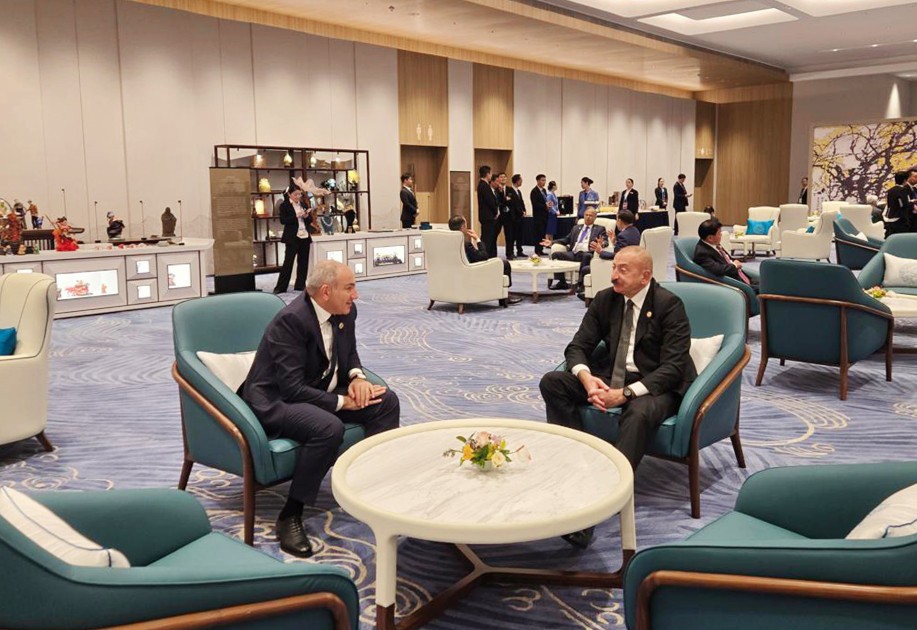 İlham Əliyev Paşinyanla görüşdü - Razılığa gəldilər (FOTO-VİDEO)