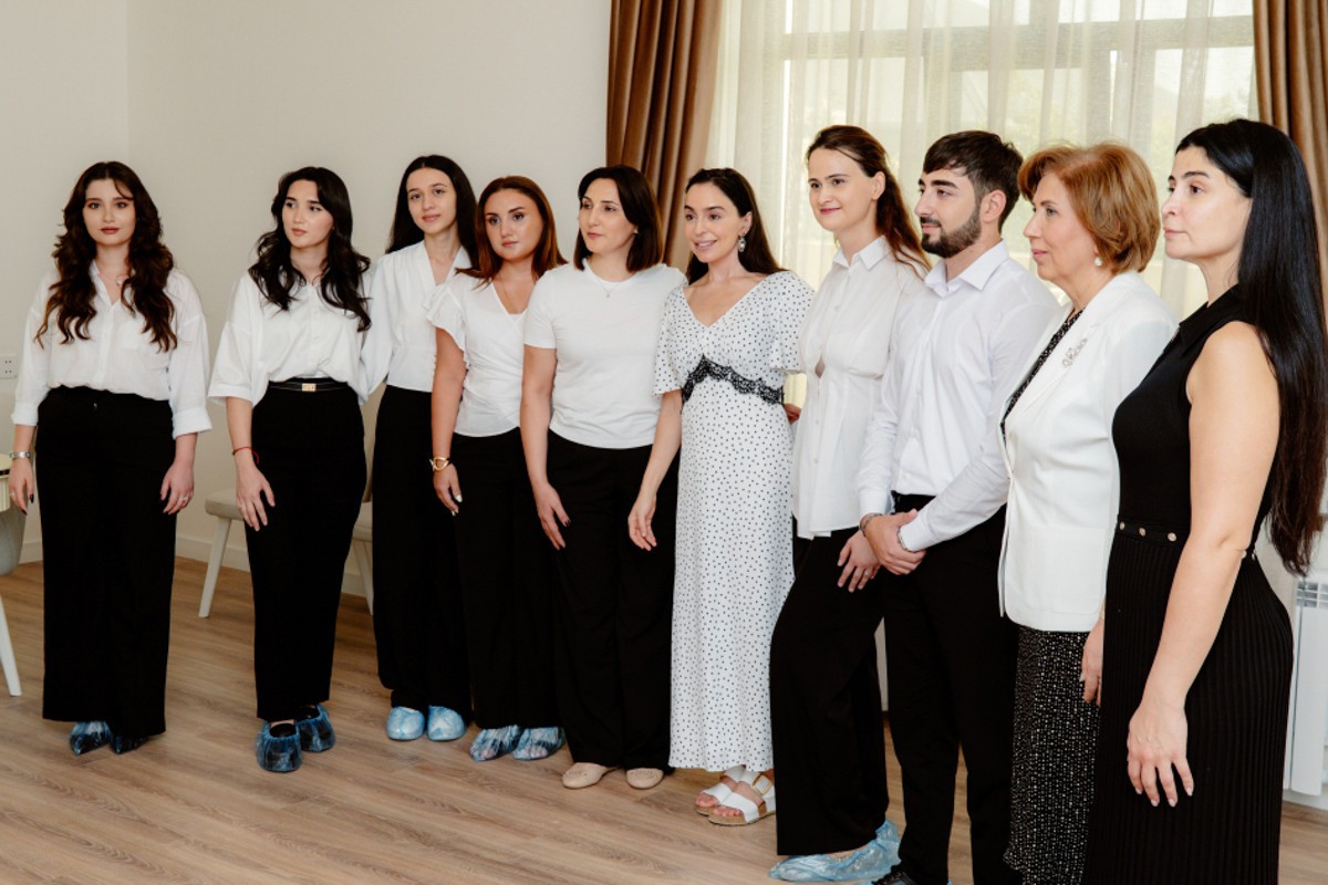 Leyla Əliyeva “Tut Əlimdən” Uşaqlar üçün Sosial Reabilitasiya Mərkəzində - FOTOLAR