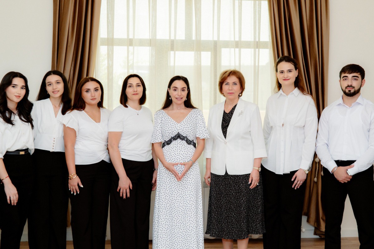 Leyla Əliyeva “Tut Əlimdən” Uşaqlar üçün Sosial Reabilitasiya Mərkəzində - FOTOLAR
