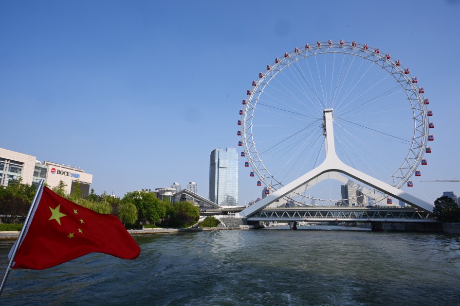 Mehriban Əliyeva dövlət başçılarının xanımları ilə gəmi gəzintisində - FOTOLAR