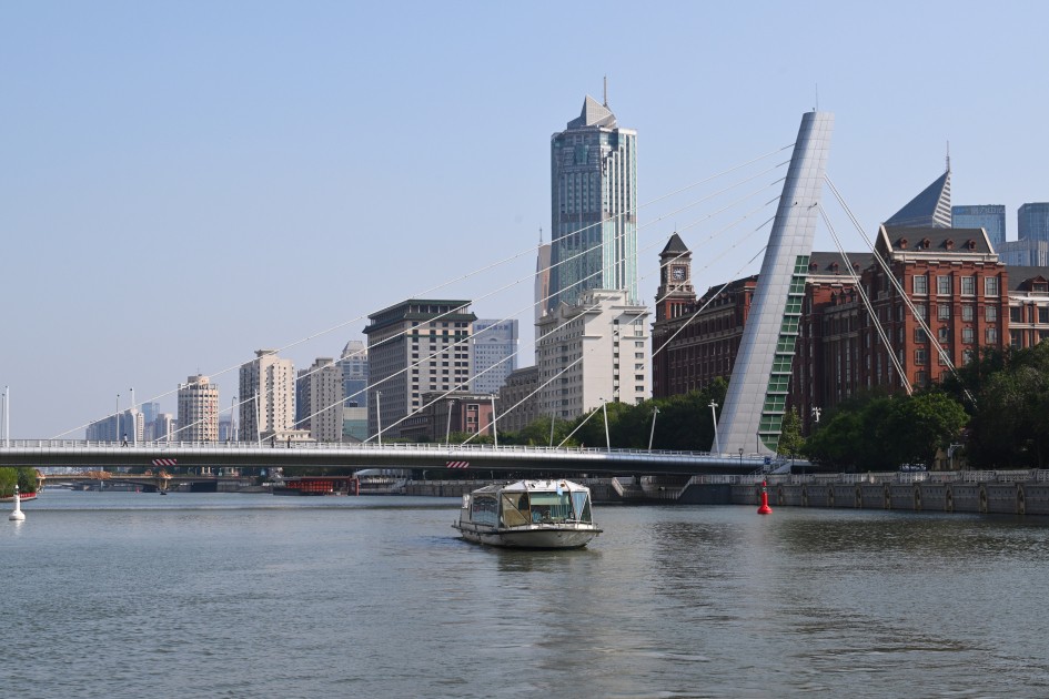 Mehriban Əliyeva dövlət başçılarının xanımları ilə gəmi gəzintisində - FOTOLAR