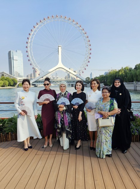 Pezeşkian ŞƏT sammitinə qızı ilə qatılıb - FOTO