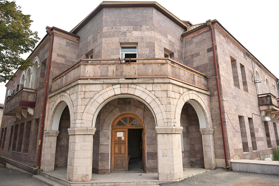 Xankəndidə qondarma rejimin “XİN”inin binası sökülür - VİDEO+FOTOLAR