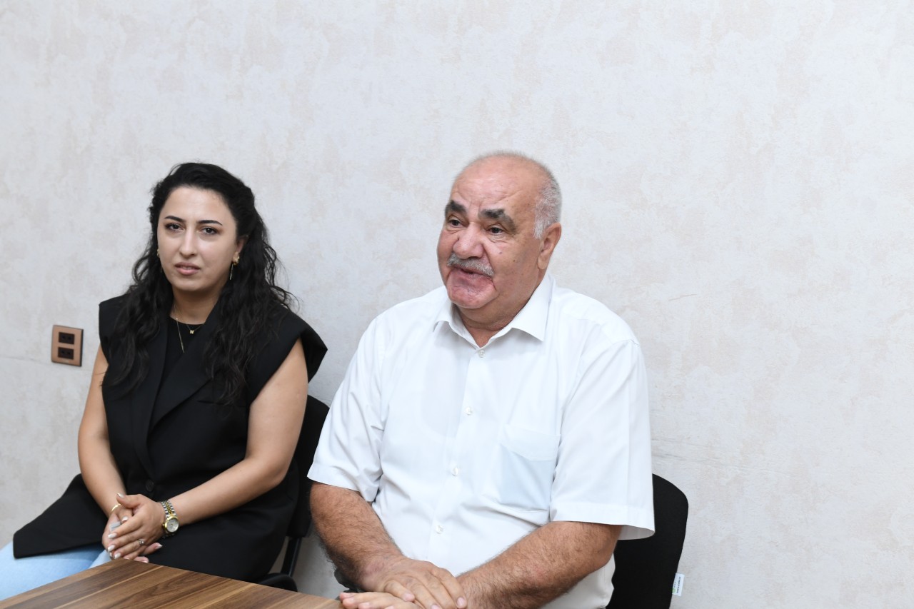 Rövşən Rzayev vətəndaşların müraciətlərini dinlədi - FOTOLAR