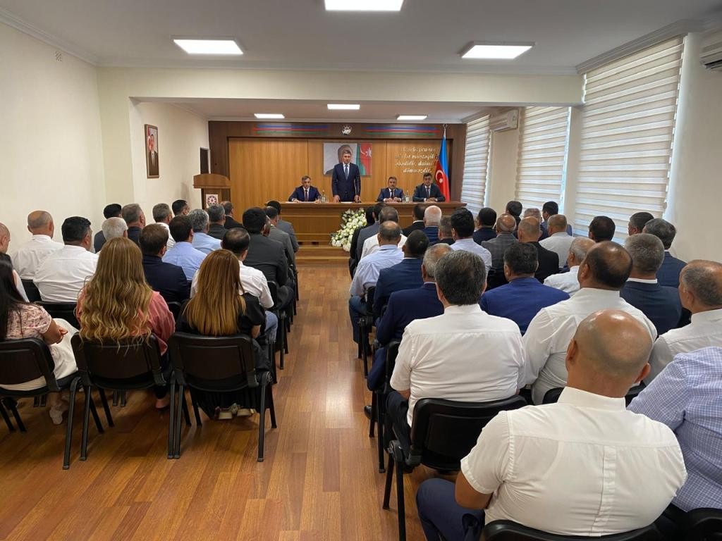 Paytaxt meriyası Xəzər rayonunda müşavirə keçirdi - FOTOLAR