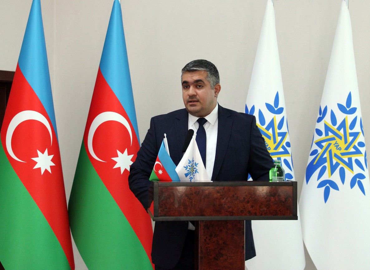 Nizamidə universitetə yüksək balla qəbul olunmuş gənclərlə görüş keçirildi - FOTOLAR