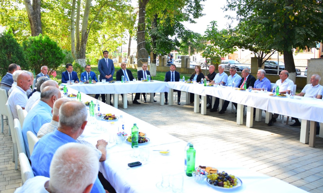 Seymur Orucov rayon ağsaqqalları ilə görüş keçirib - FOTOLAR
