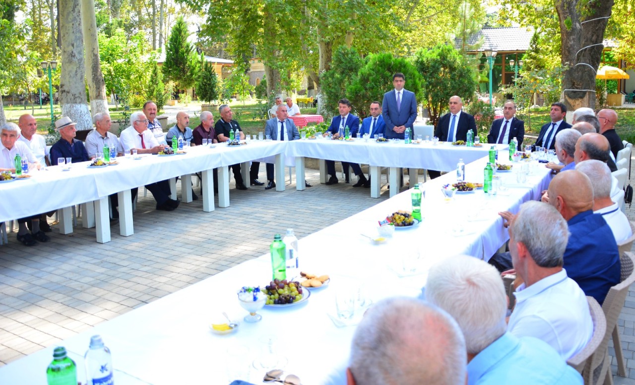 Seymur Orucov rayon ağsaqqalları ilə görüş keçirib - FOTOLAR