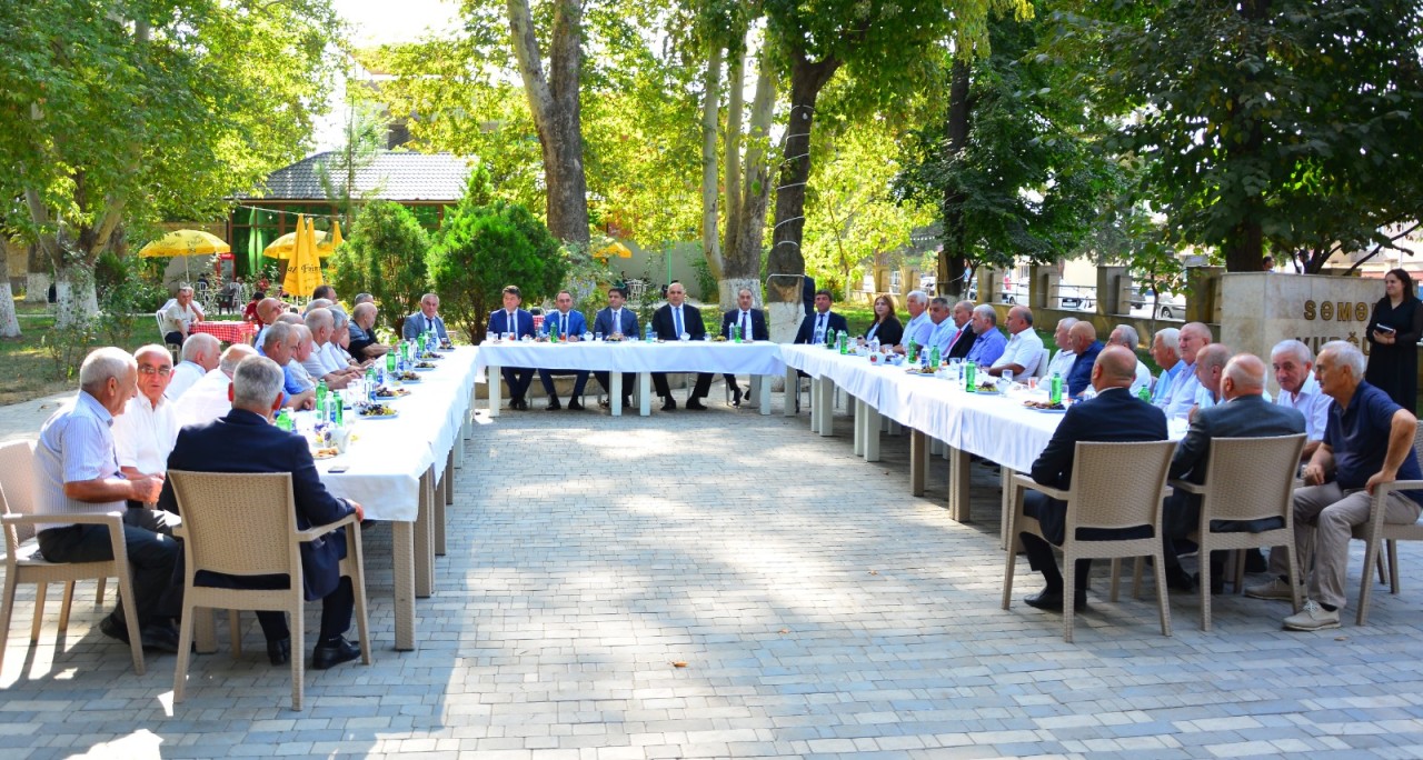 Seymur Orucov rayon ağsaqqalları ilə görüş keçirib - FOTOLAR