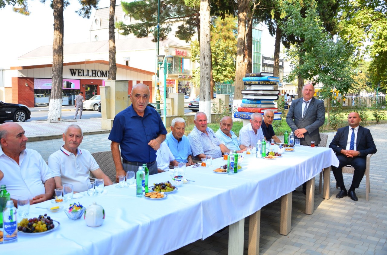 Seymur Orucov rayon ağsaqqalları ilə görüş keçirib - FOTOLAR
