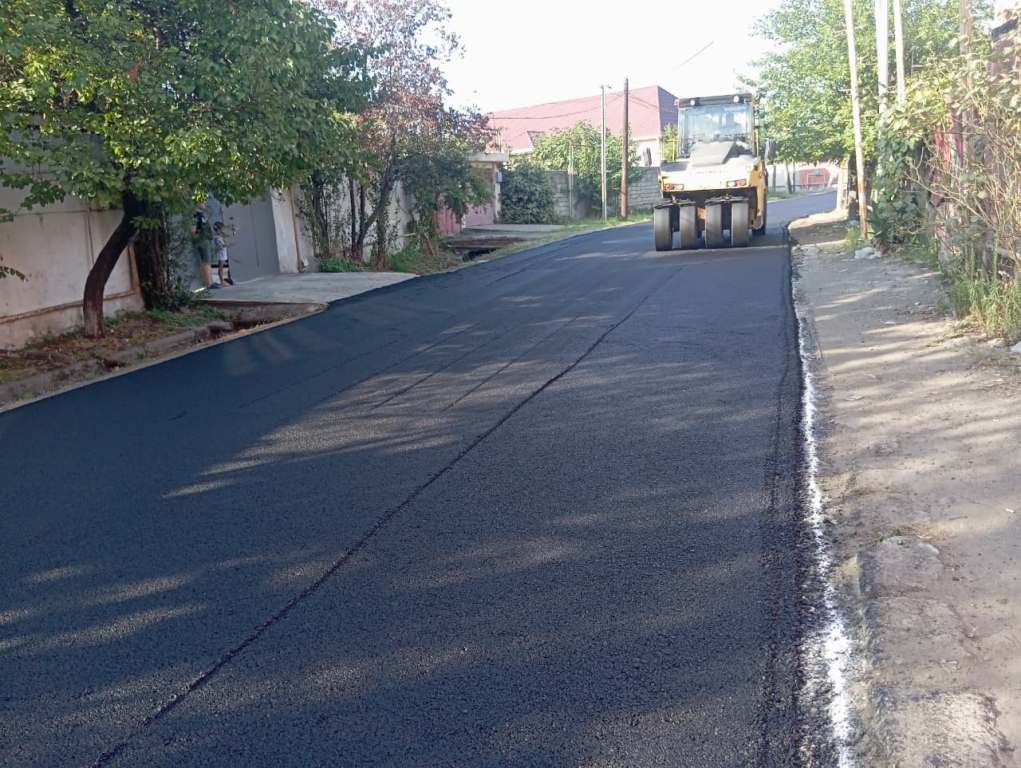 Taleh Qaraşov asfaltlanma işləri aparılan 3 küçəyə yerində baxış keçirib - FOTOLAR