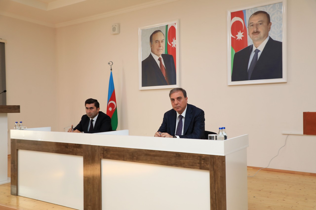 Niyazi Bayramov sakinlərin müraciətlərini dinlədi - FOTOLAR