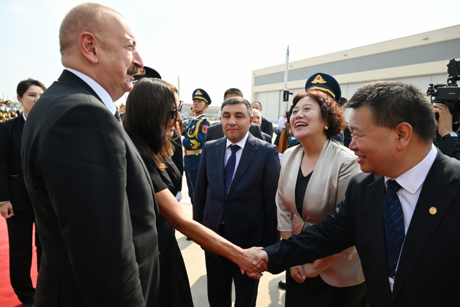 Prezidentlə xanımının Çinə səfəri başa çatdı - FOTOLAR