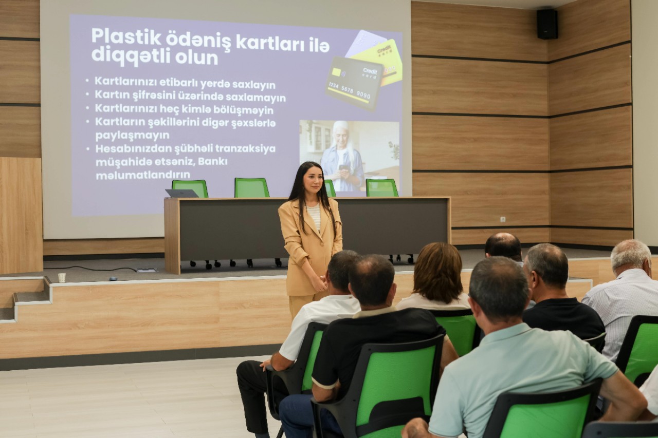 "Azercell" Bərdədə yaşlılar üçün kibertəhlükəsizlik təlimi keçdi - FOTOLAR