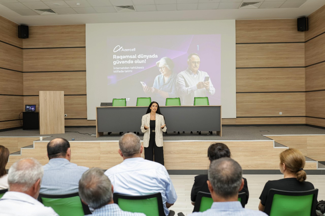 "Azercell" Bərdədə yaşlılar üçün kibertəhlükəsizlik təlimi keçdi - FOTOLAR