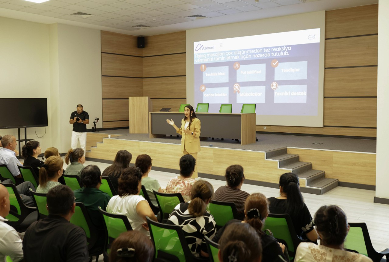 "Azercell" Bərdədə yaşlılar üçün kibertəhlükəsizlik təlimi keçdi - FOTOLAR