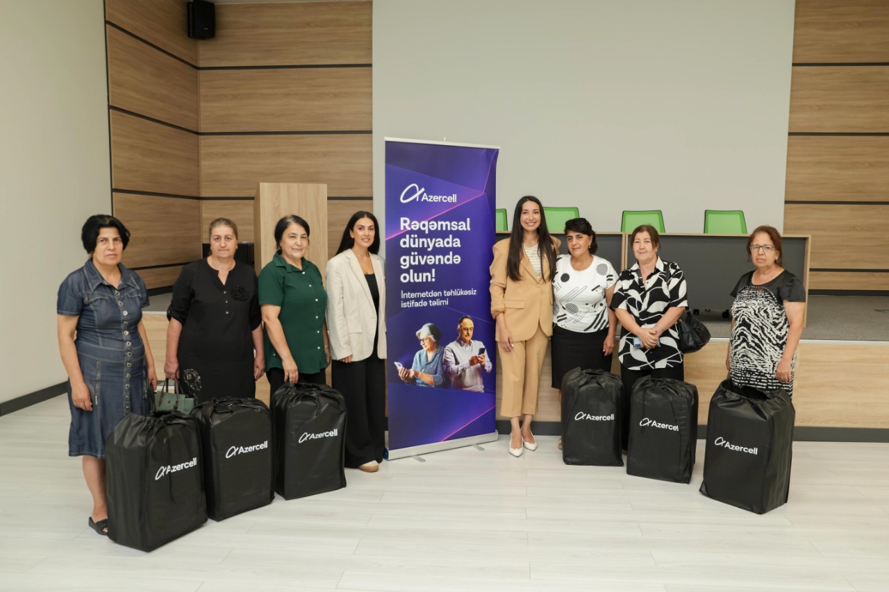 "Azercell" Bərdədə yaşlılar üçün kibertəhlükəsizlik təlimi keçdi - FOTOLAR