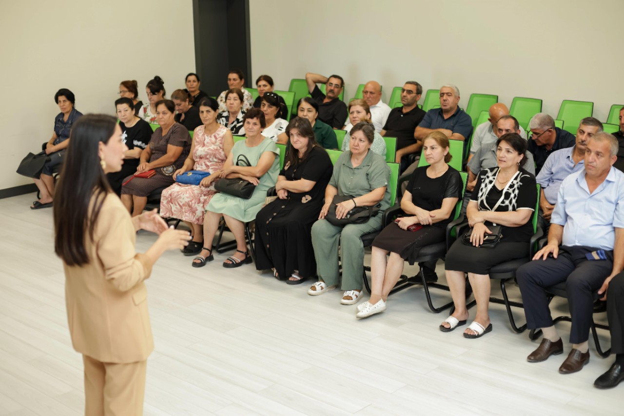 "Azercell" Bərdədə yaşlılar üçün kibertəhlükəsizlik təlimi keçdi - FOTOLAR